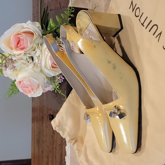 Authentic Louis Vuitton shoes - Picture 3 of 10